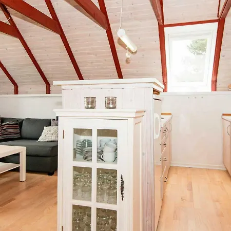 Three-bedroom Holiday In Dyrvik Tatil Evi